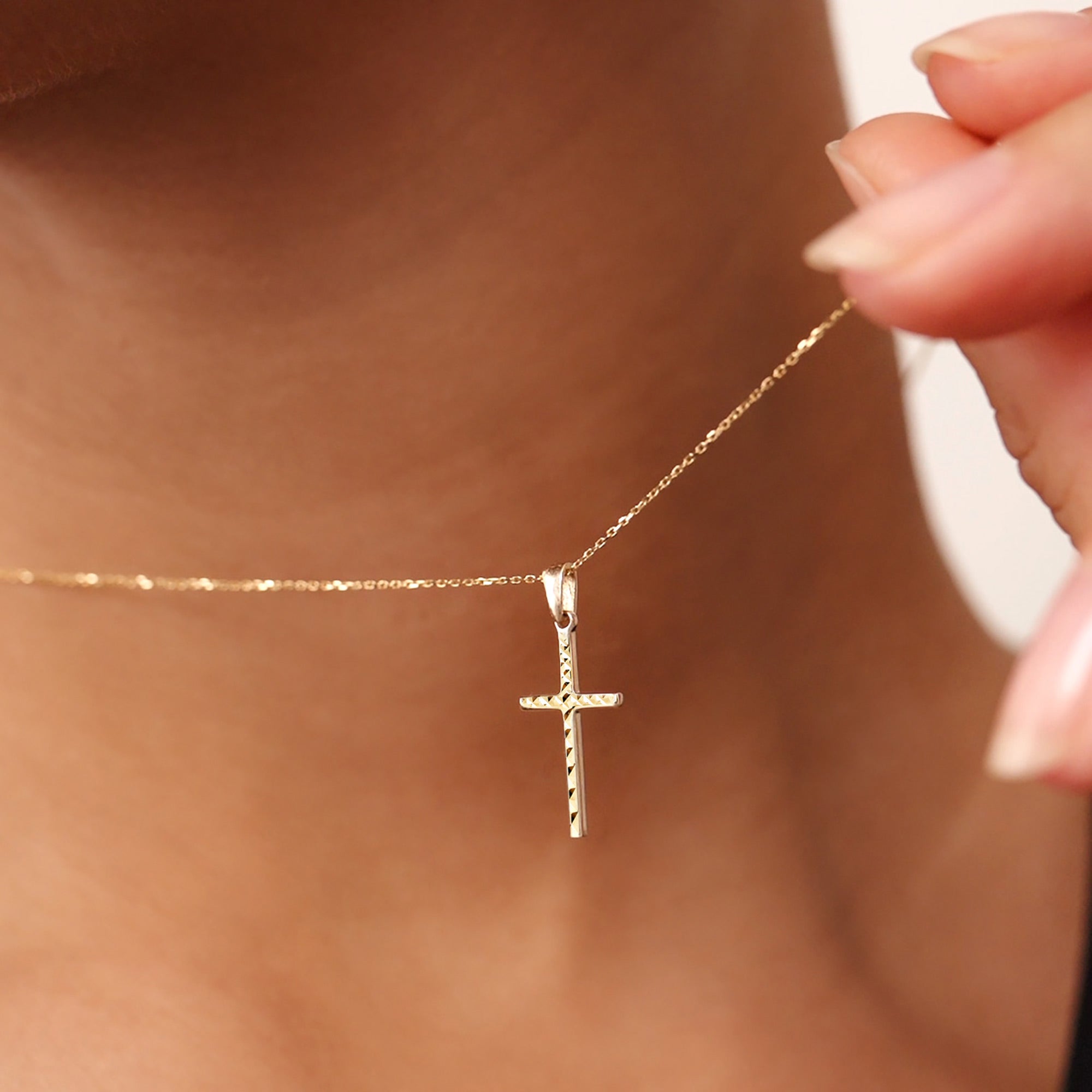 Meaningful baptism or confirmation gift idea: 14K solid gold minimalist cross necklace.