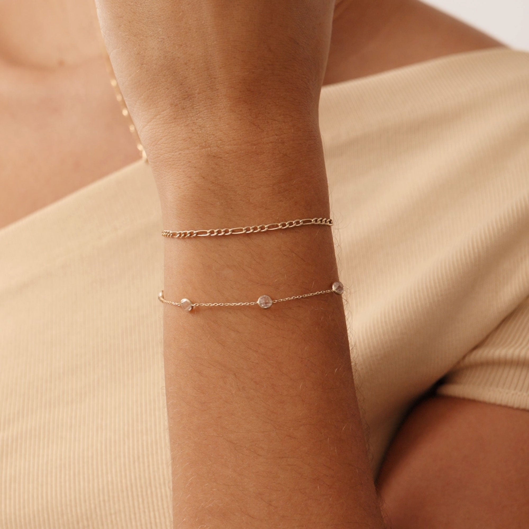 14K Real Solid Gold Figaro Bracelet featuring classic Figaro link chain design, suitable for men and women; perfect as a luxurious gift for special occasions like Christmas and anniversaries.